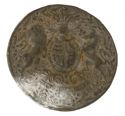 Lot 100 - A cast lead UK coat of arms