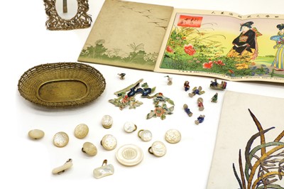 Lot 171 - Various Chinese items