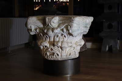 Lot 86 - A Roman marble column capital of the Corinthian order