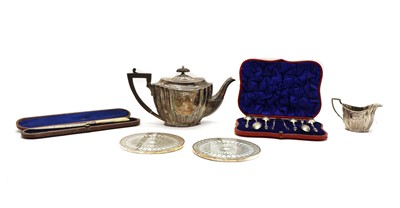 Lot 37 - A collection of silver items