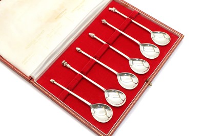 Lot 11 - A set of six silver Elizabethan hallmark spoons