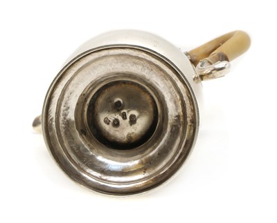Lot 3 - A Regency silver coffee pot