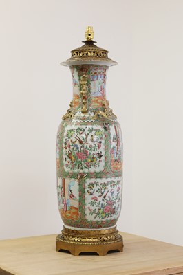Lot 120 - An export porcelain vase table lamp