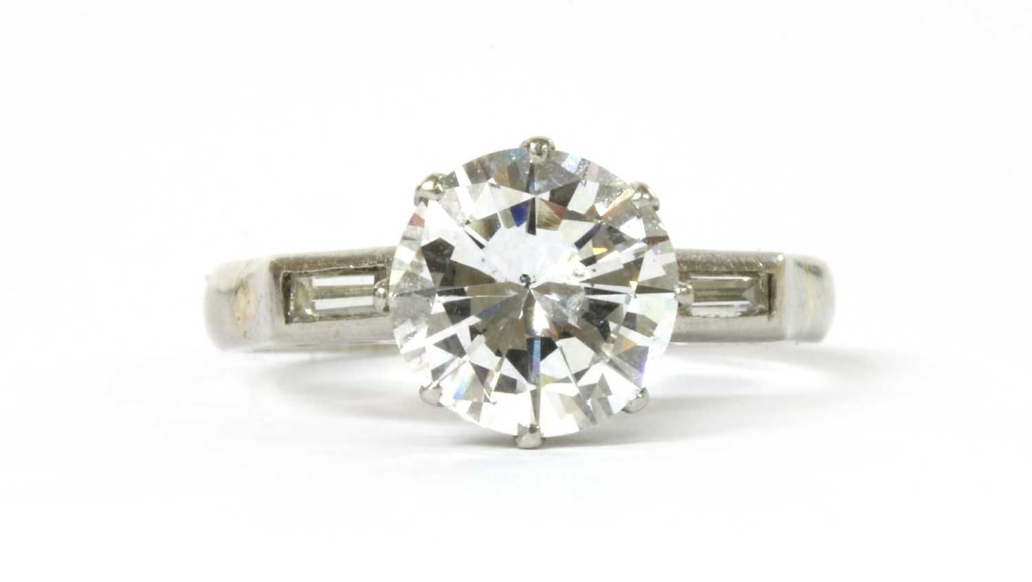 Lot 1119 - A single stone diamond ring