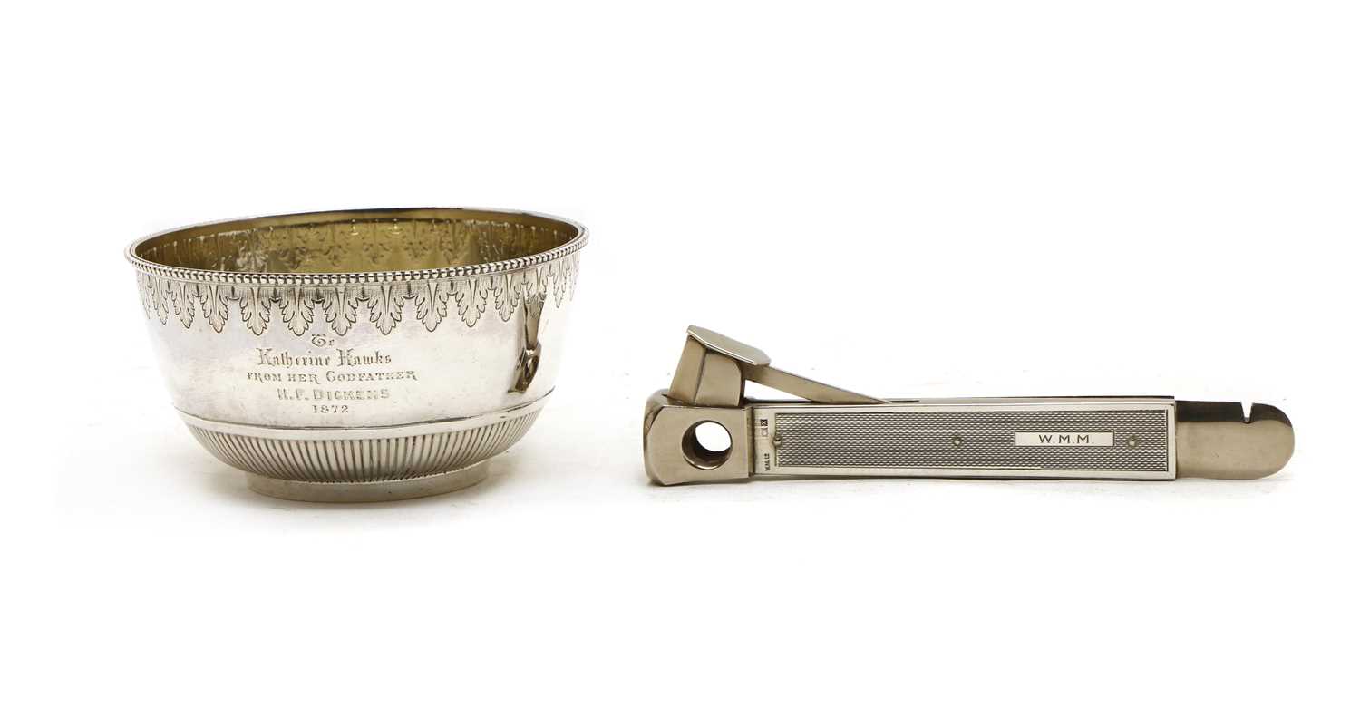 Lot 17 - Two silver items