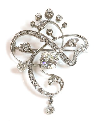 Lot 86 - An Art Nouveau diamond set brooch/pendant, c.1890
