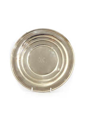 Lot 187 - A sterling silver plate