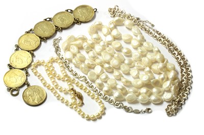 Lot 1434 - A single row uniform cultured pearl necklace
