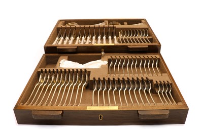 Lot 25 - A canteen of silver cutlery