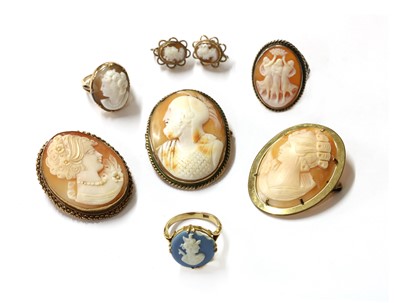 Lot 389 - A quantity of cameo jewellery