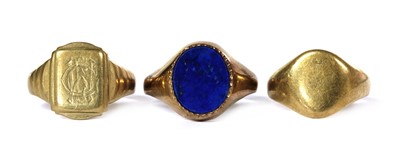 Lot 423 - Three 9ct gold signet rings