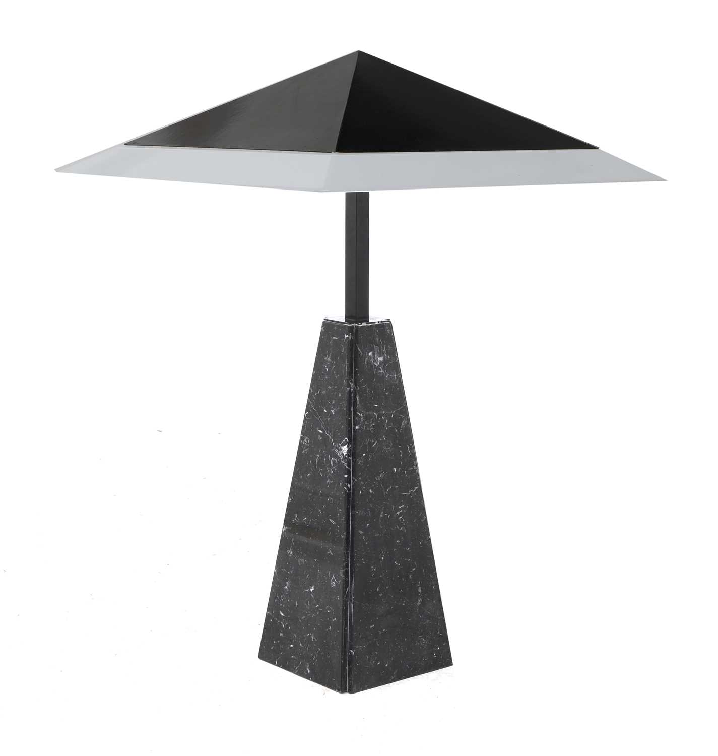 Lot 513 - An Italian 'Abat Jour' table lamp
