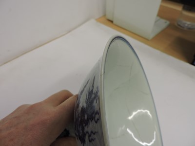 Lot 139 - A Chinese blue and white stem bowl