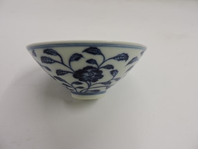 Lot 170 - A Chinese blue and white tea bowl