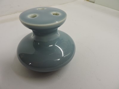 Lot 142 - A Chinese porcelain incense holder
