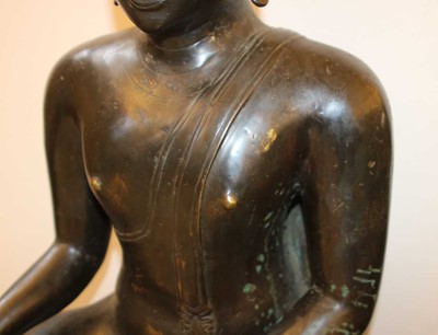 Lot 177 - A bronze sculpture of a Buddha