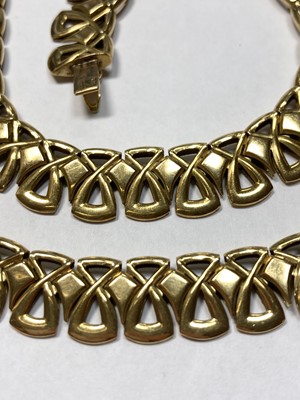 Lot 85 - An 18ct gold necklace