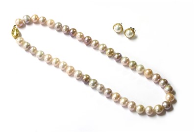 Lot 333 - A single row uniform cultured freshwater pearl necklace