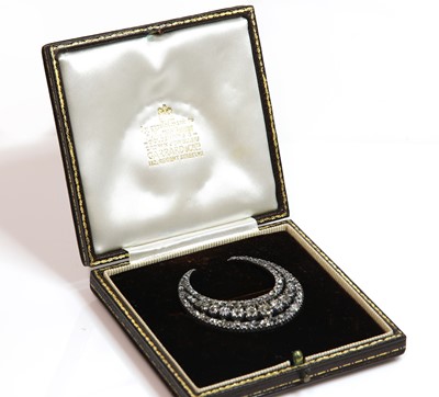 Lot 49 - A Georgian diamond set closed crescent brooch