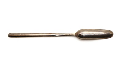 Lot 6 - A George III silver marrow scoop