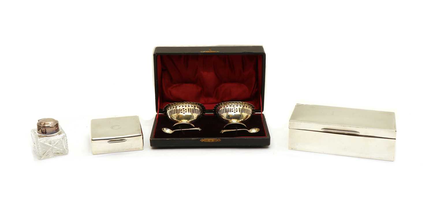 Lot 47 - A cased pair of silver salts