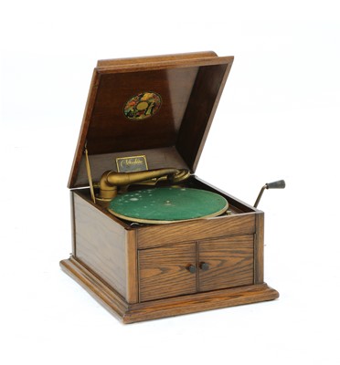 Lot 586 - A Cliftophone table top gramophone