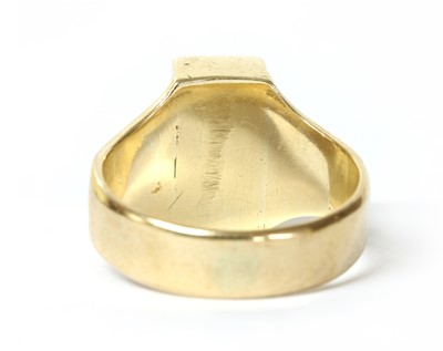 Lot 82 - A 9ct gold ring