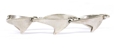 Lot 98 - A sterling silver 'Shark Fin' bracelet, by Bent Knudsen
