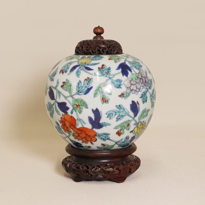 Lot 39 - A Chinese doucai jar