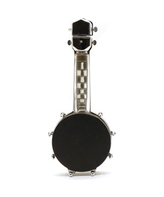 Lot 32 - A novelty musical banjo decanter