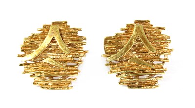 Lot 438 - A pair of 9ct gold cufflinks