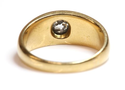 Lot 80 - A gentlemen's 18ct gold single stone diamond ring