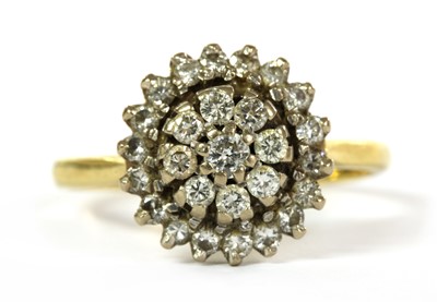 Lot 164 - An 18ct gold diamond cluster ring