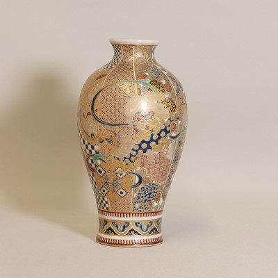 Lot 178 - A Japanese Satsuma ware vase