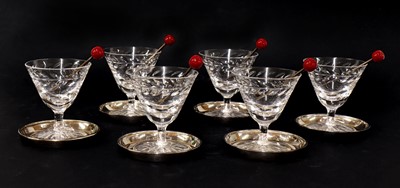 Lot 272 - A set of six cocktail glasses