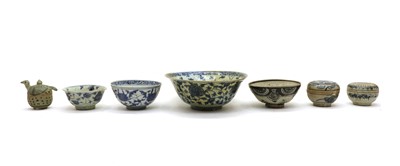 Lot 196 - A collection of blue and white Chinese porcelain