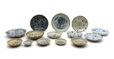 Lot 189 - A collection of Chinese blue and white saucers