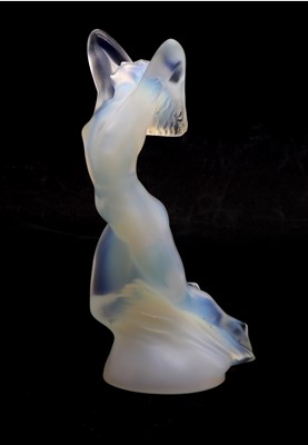 Lot 358 - A modern Lalique 'Vitesse' opalescent glass figure