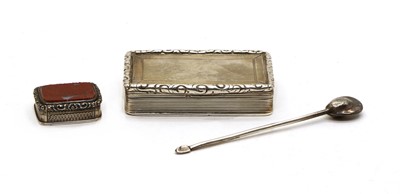 Lot 13 - A William IV silver snuff box