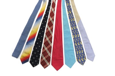 Lot 119 - A collection of eight ties