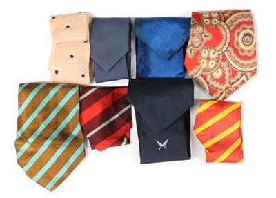 Lot 123 - A collection of eight ties