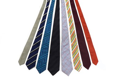 Lot 124 - A collection of eight ties