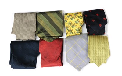 Lot 125 - A collection of eight ties