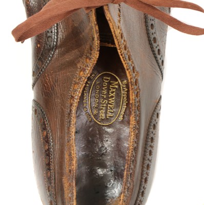 Lot 136 - A pair of brown leather brogues