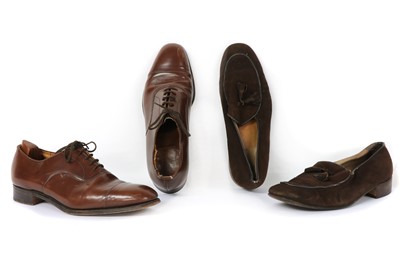 Lot 131 - A pair of brown leather custom-made shoes