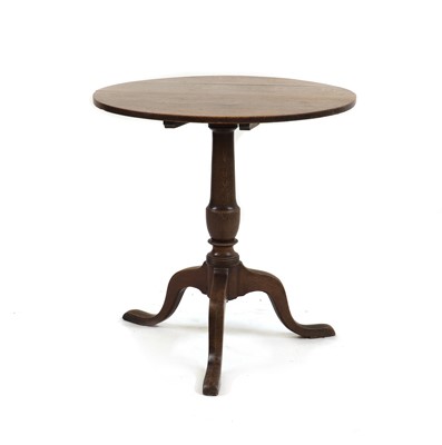 Lot 418 - An oak tripod table