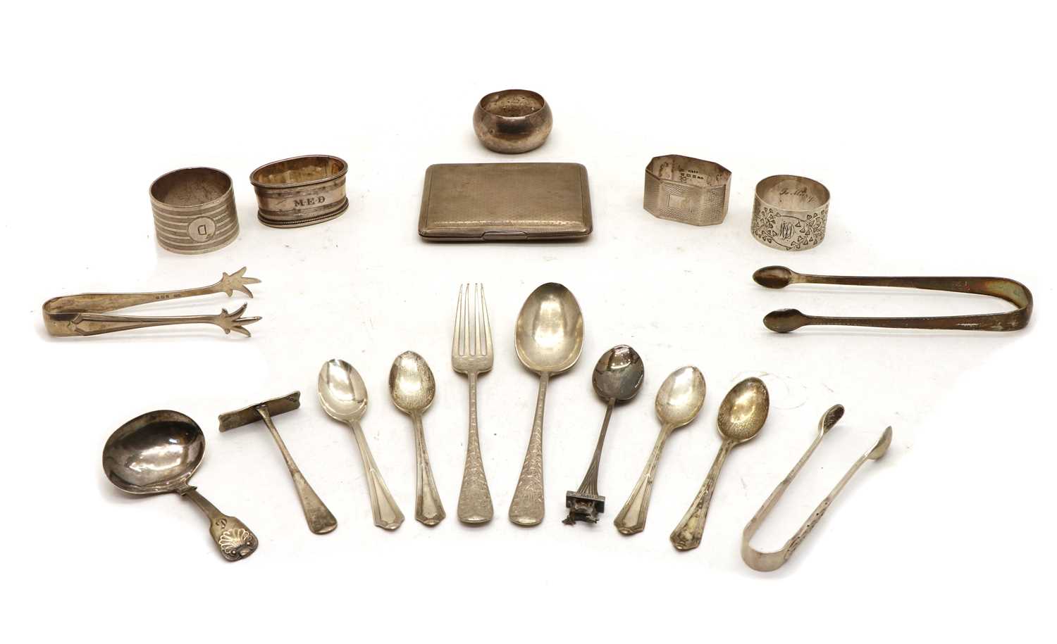 Lot 15 - A quantity of silver items