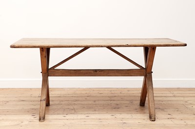 Lot 500 - A pine tavern table