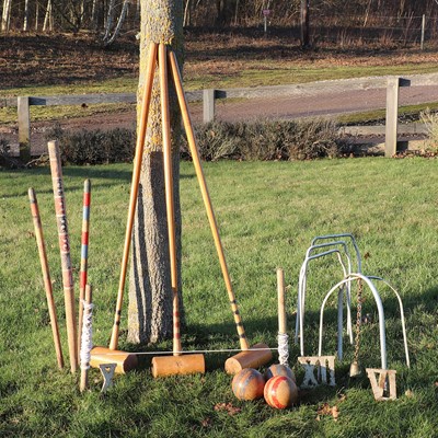 Lot 568 - A 'Cassiobury' croquet set