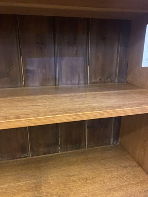 Lot 72 - An Heal's-style oak open bookcase